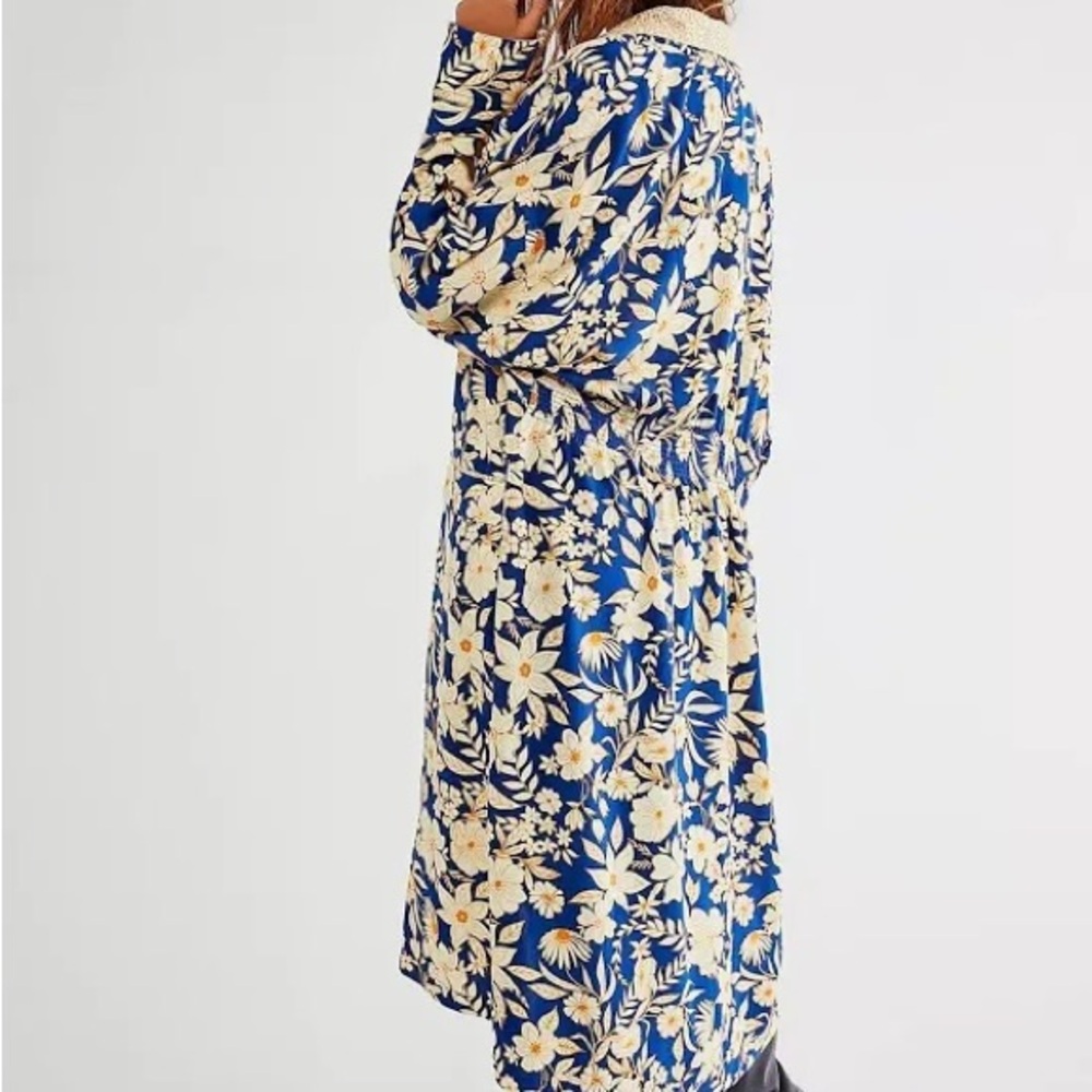 NWT Free People Blue and Cream Floral Kimono Duster Size S - Picture 2 of 15